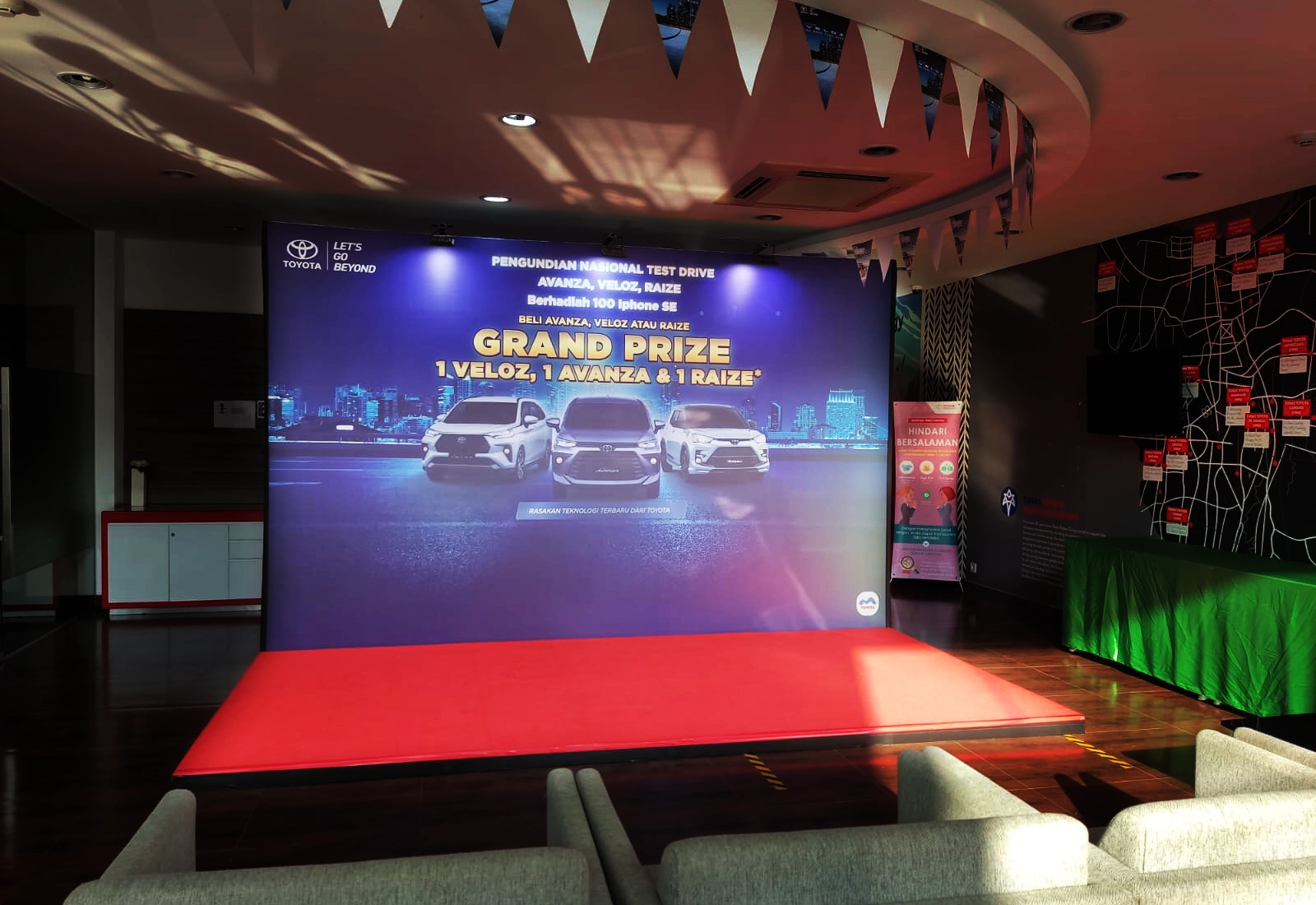 Backdrop Launching Produk